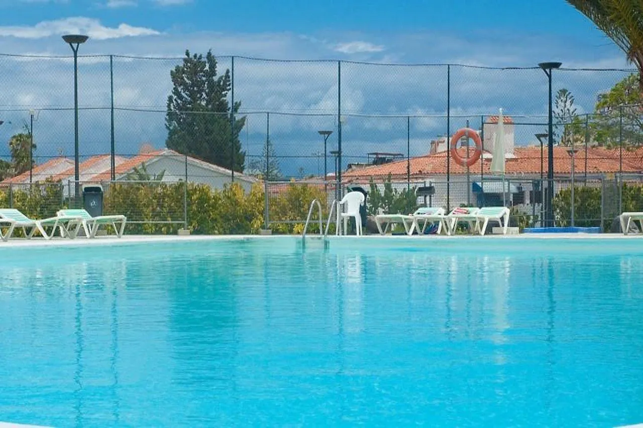 בית נופש פלאייה דל אינגלז Bungalows Santa Clara